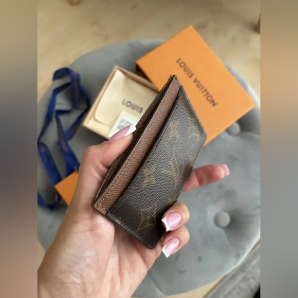 Louis Vuitton Card Holder - Picture 5 of 5